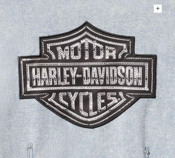 Hellblaue Harley Davidson Jeansbluse mit Reißverschluss vorne und Bar & Shield Emblem auf der Rückseite.